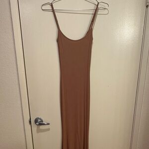 SKIMS 
Soft Lounge - LONG SLIP DRESS
